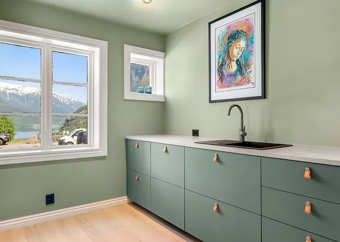 Trolltunga View * Tyssedal